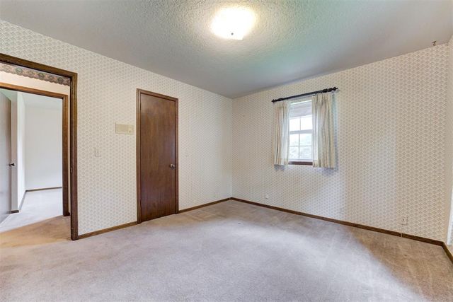 5812 Parkhurst Road, Edmond, OK 73034