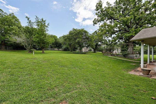5812 Parkhurst Road, Edmond, OK 73034