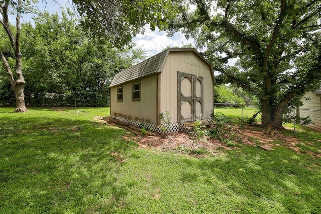 5812 Parkhurst Road, Edmond, OK 73034