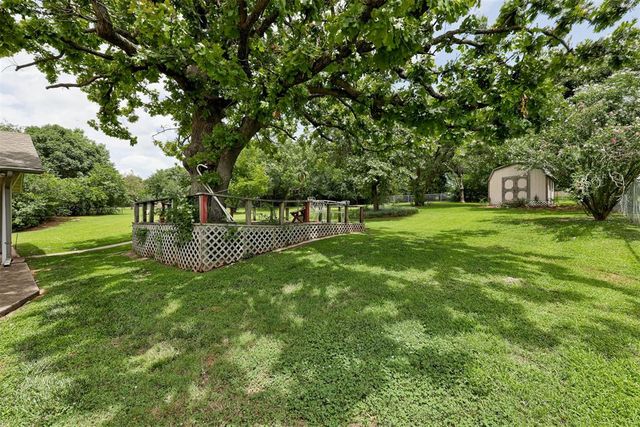5812 Parkhurst Road, Edmond, OK 73034