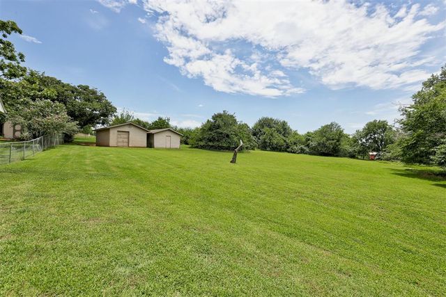 5812 Parkhurst Road, Edmond, OK 73034