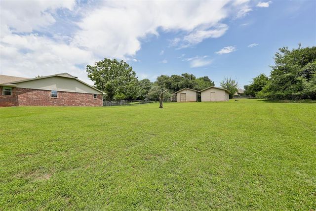 5812 Parkhurst Road, Edmond, OK 73034