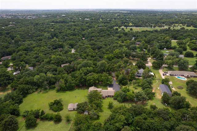5812 Parkhurst Road, Edmond, OK 73034