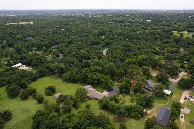 5812 Parkhurst Road, Edmond, OK 73034