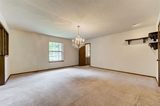 5812 Parkhurst Road, Edmond, OK 73034