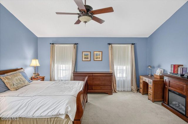 28 Stableford Place, Halfmoon, NY 12118