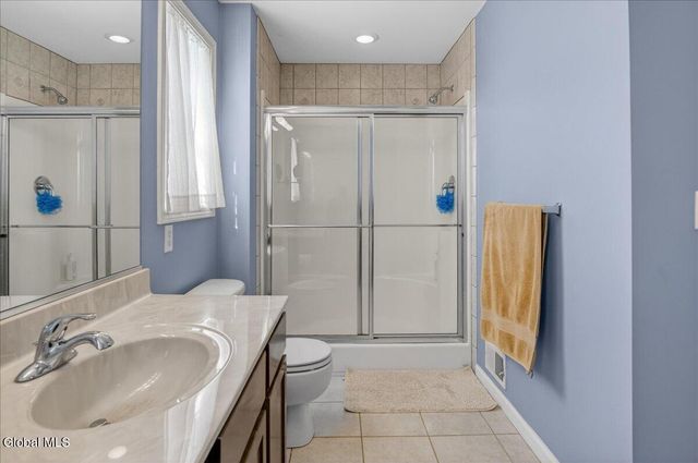 28 Stableford Place, Halfmoon, NY 12118