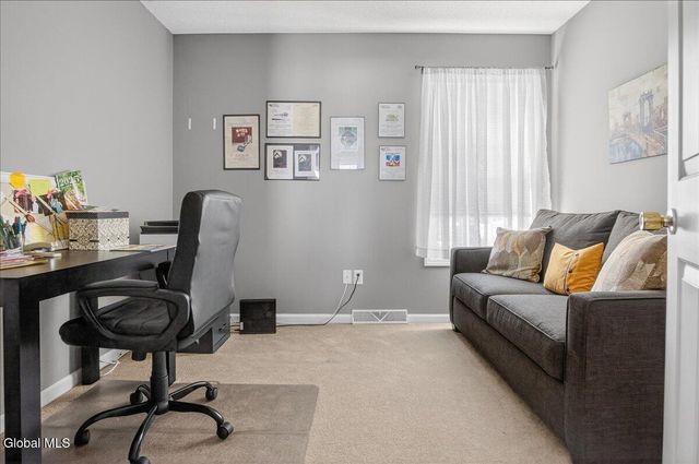 28 Stableford Place, Halfmoon, NY 12118