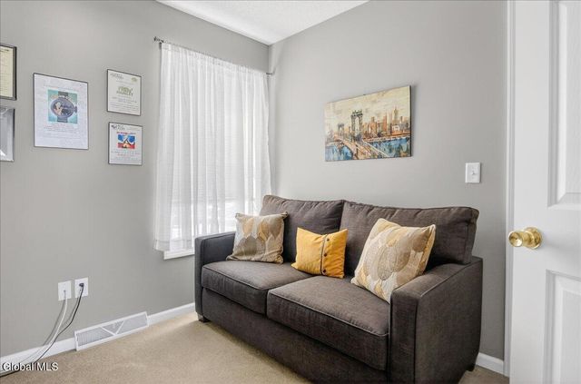 28 Stableford Place, Halfmoon, NY 12118