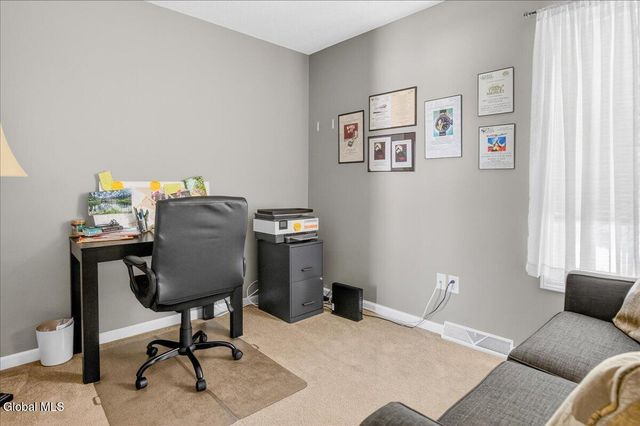 28 Stableford Place, Halfmoon, NY 12118