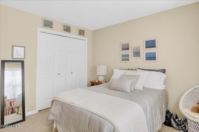 28 Stableford Place, Halfmoon, NY 12118