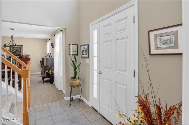 28 Stableford Place, Halfmoon, NY 12118