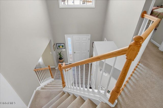 28 Stableford Place, Halfmoon, NY 12118