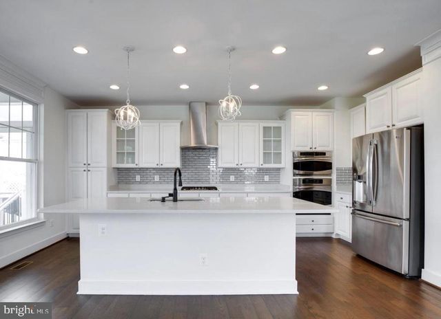 42610 BECKETT TER, Ashburn, VA 20148