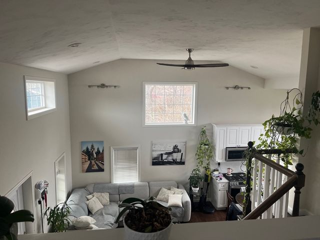 41 Jean St, Acushnet, MA 02743