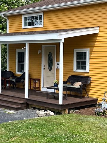 41 Jean St, Acushnet, MA 02743