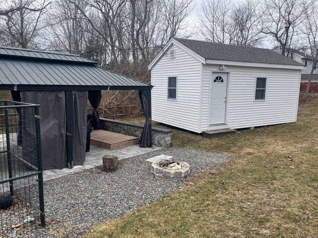 41 Jean St, Acushnet, MA 02743