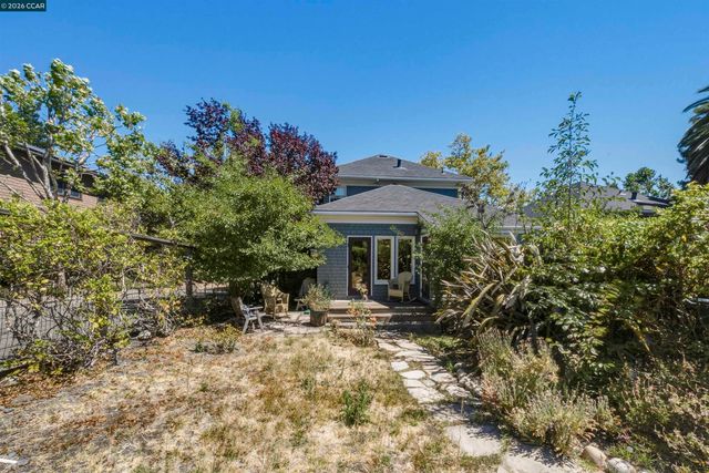 133 Pinole St, Hercules, CA 94547