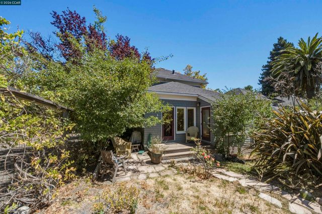 133 Pinole St, Hercules, CA 94547