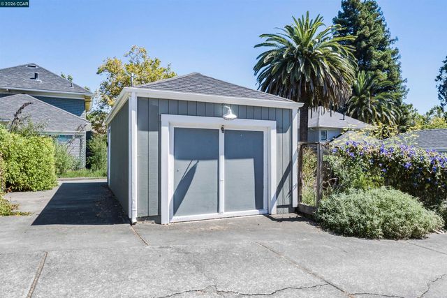 133 Pinole St, Hercules, CA 94547