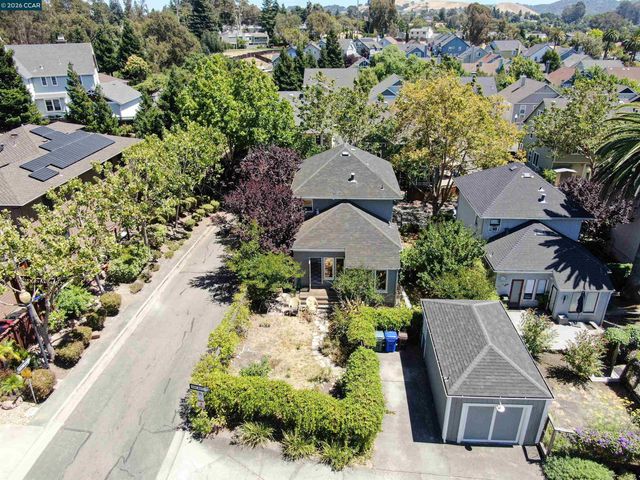133 Pinole St, Hercules, CA 94547