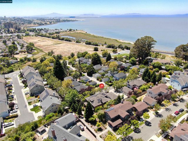 133 Pinole St, Hercules, CA 94547