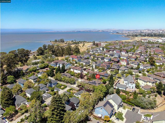 133 Pinole St, Hercules, CA 94547