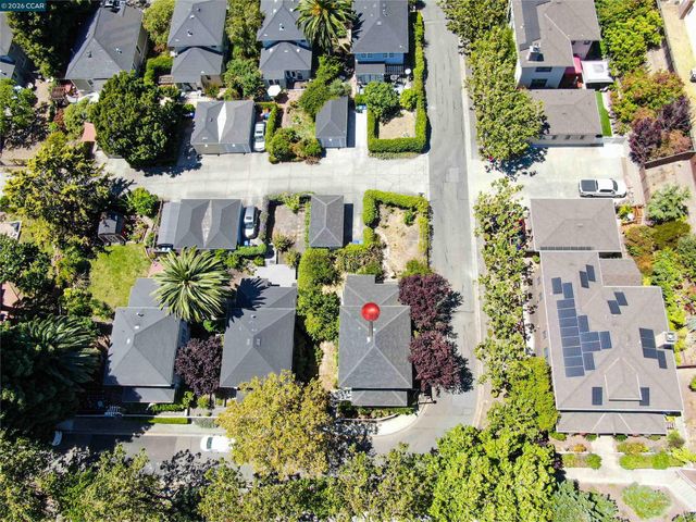 133 Pinole St, Hercules, CA 94547