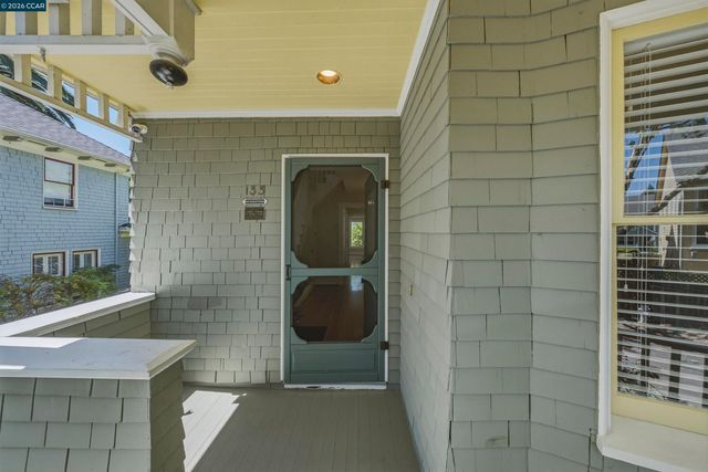 133 Pinole St, Hercules, CA 94547