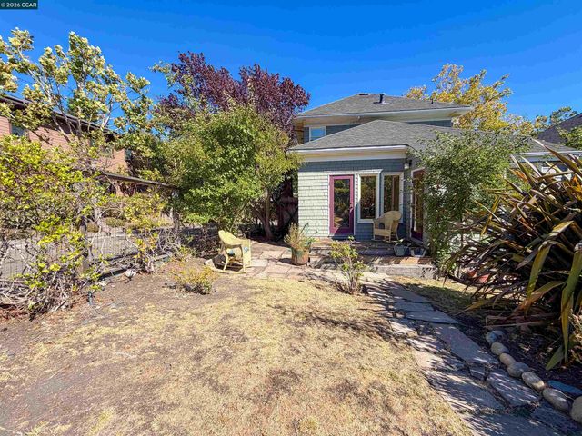 133 Pinole St, Hercules, CA 94547