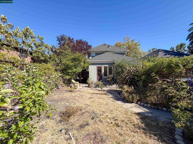 133 Pinole St, Hercules, CA 94547