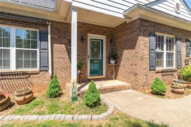 104 Water Mill Road, Kernersville, NC 27284