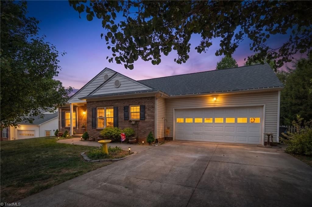 104 Water Mill Road, Kernersville, NC 27284