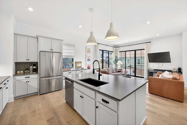 1218 Pillow Street, Nashville, TN 37203