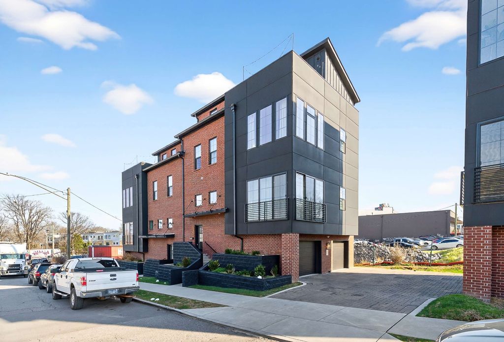1218 Pillow Street, Nashville, TN 37203