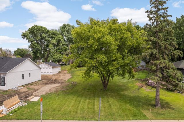 8115 Victoria Drive, Victoria, MN 55386