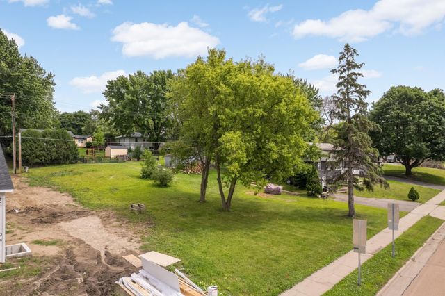 8115 Victoria Drive, Victoria, MN 55386