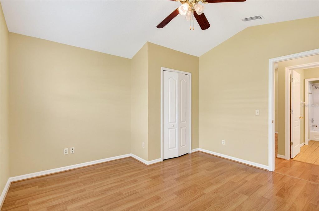 Image 42 of property listing at 10801 SPRING MOUNTAIN PLACE, Tampa, FL 33626