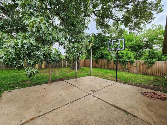 5819 Flower Gate Drive, Spring, TX 77373