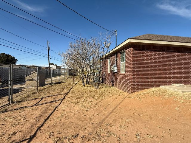 1228 Honeysuckle, Odessa, TX 79761