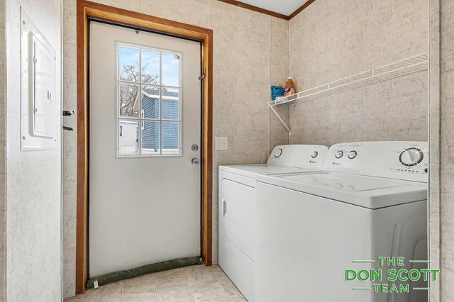 6913 Sandwood Street NE, Rockford, MI 49341