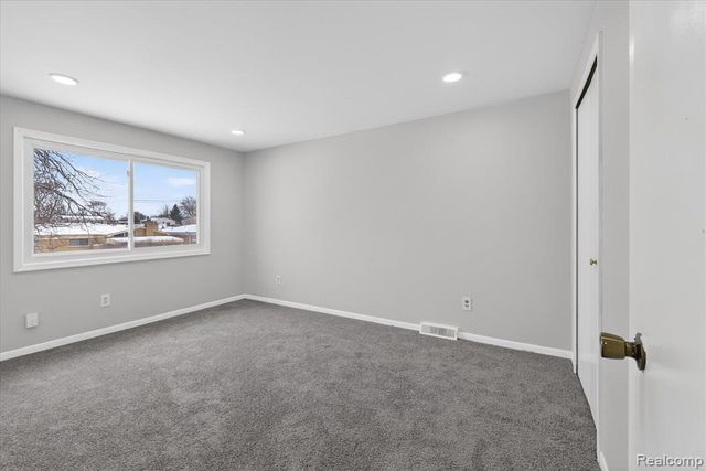 30310 Valenti Drive, Warren, MI 48088