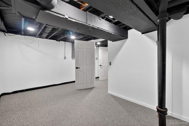 30310 Valenti Drive, Warren, MI 48088