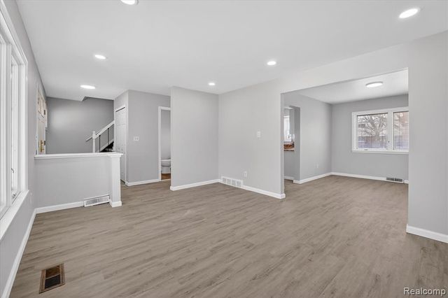 30310 Valenti Drive, Warren, MI 48088