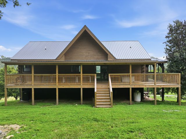 16 Eckert Ln, Pleasant Shade, TN 37145