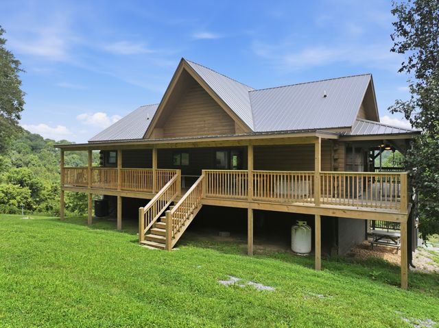 16 Eckert Ln, Pleasant Shade, TN 37145