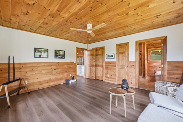 16 Eckert Ln, Pleasant Shade, TN 37145