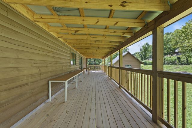 16 Eckert Ln, Pleasant Shade, TN 37145