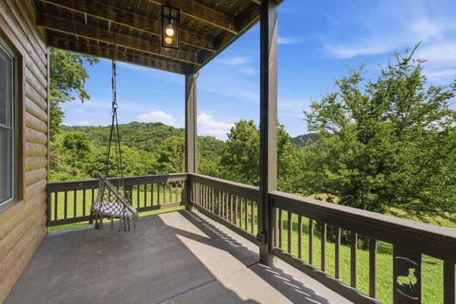 16 Eckert Ln, Pleasant Shade, TN 37145