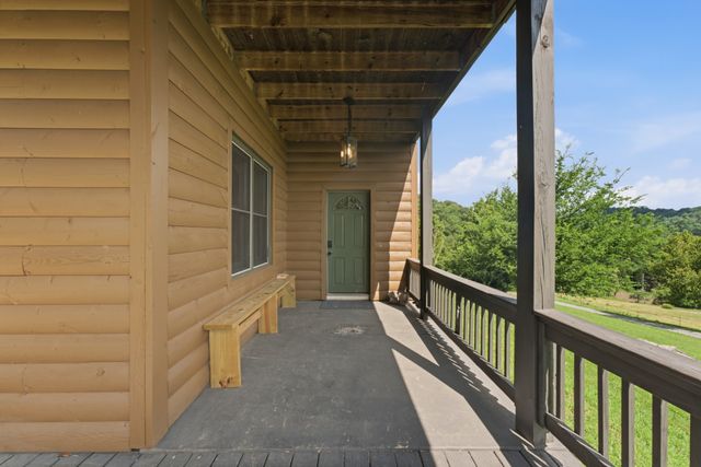 16 Eckert Ln, Pleasant Shade, TN 37145